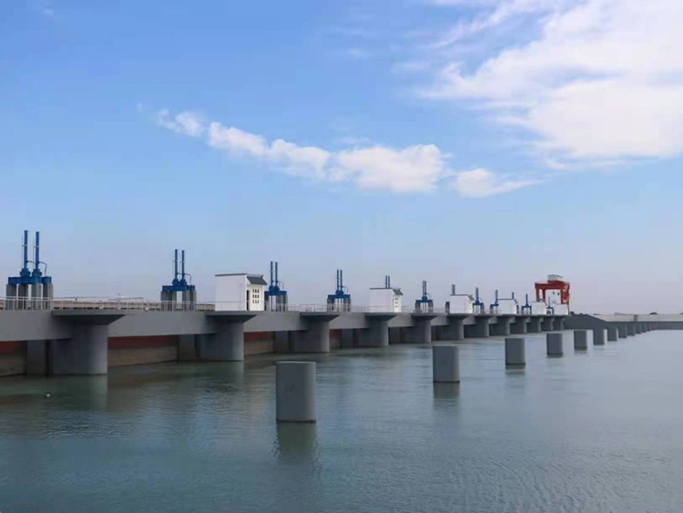 香水河擋潮閘：單孔跨度26米，省內跨度最大水閘